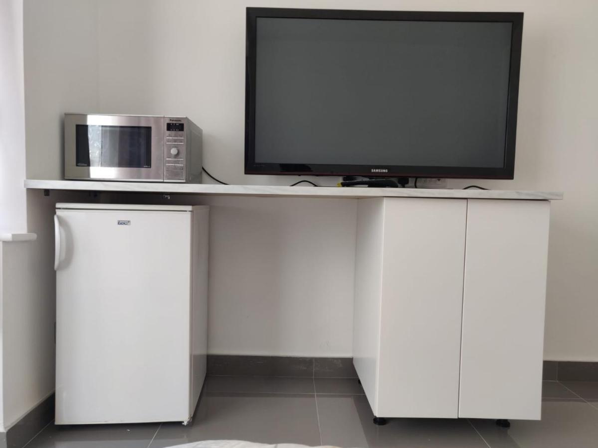 Stunning Double Room In Harrow Wembley - Khoob House London Bagian luar foto